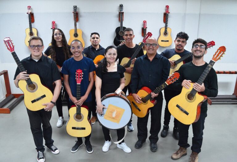 Camerata1 Easy Resize.com